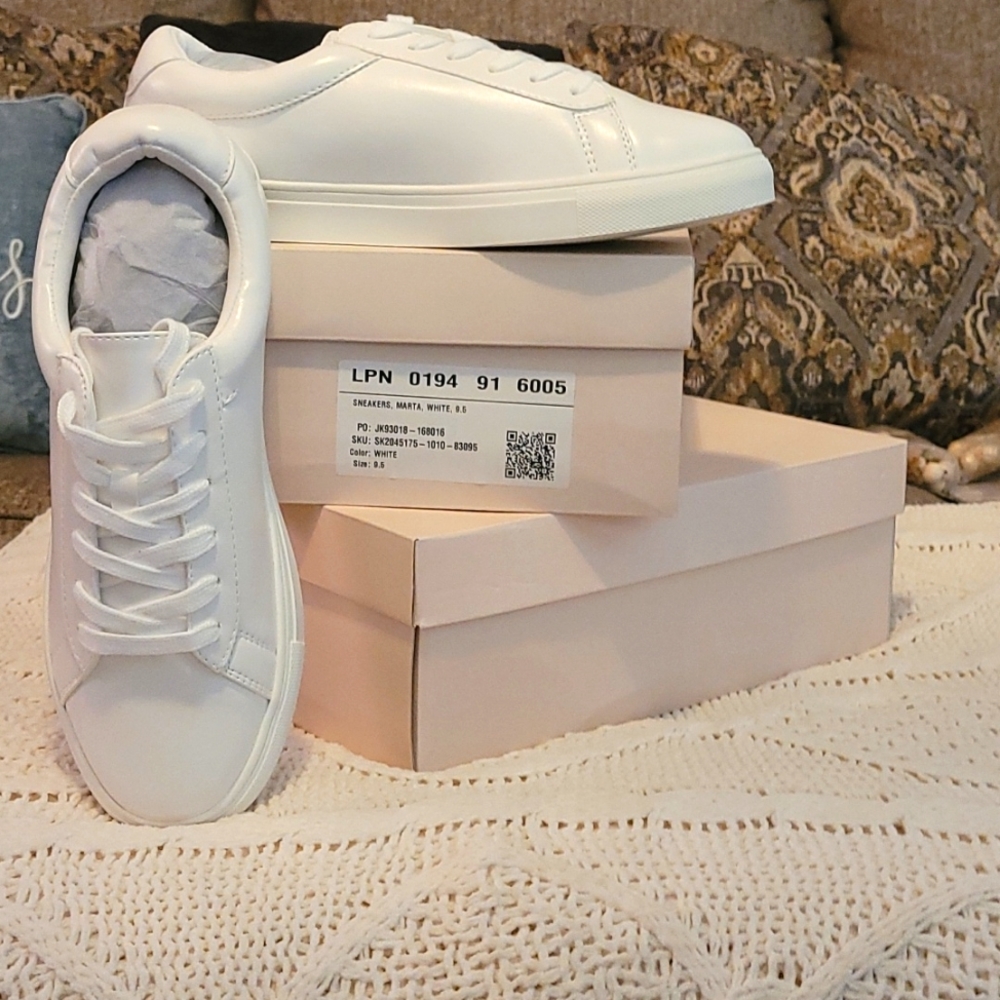 Women's sneakers. Brand new in original box.
